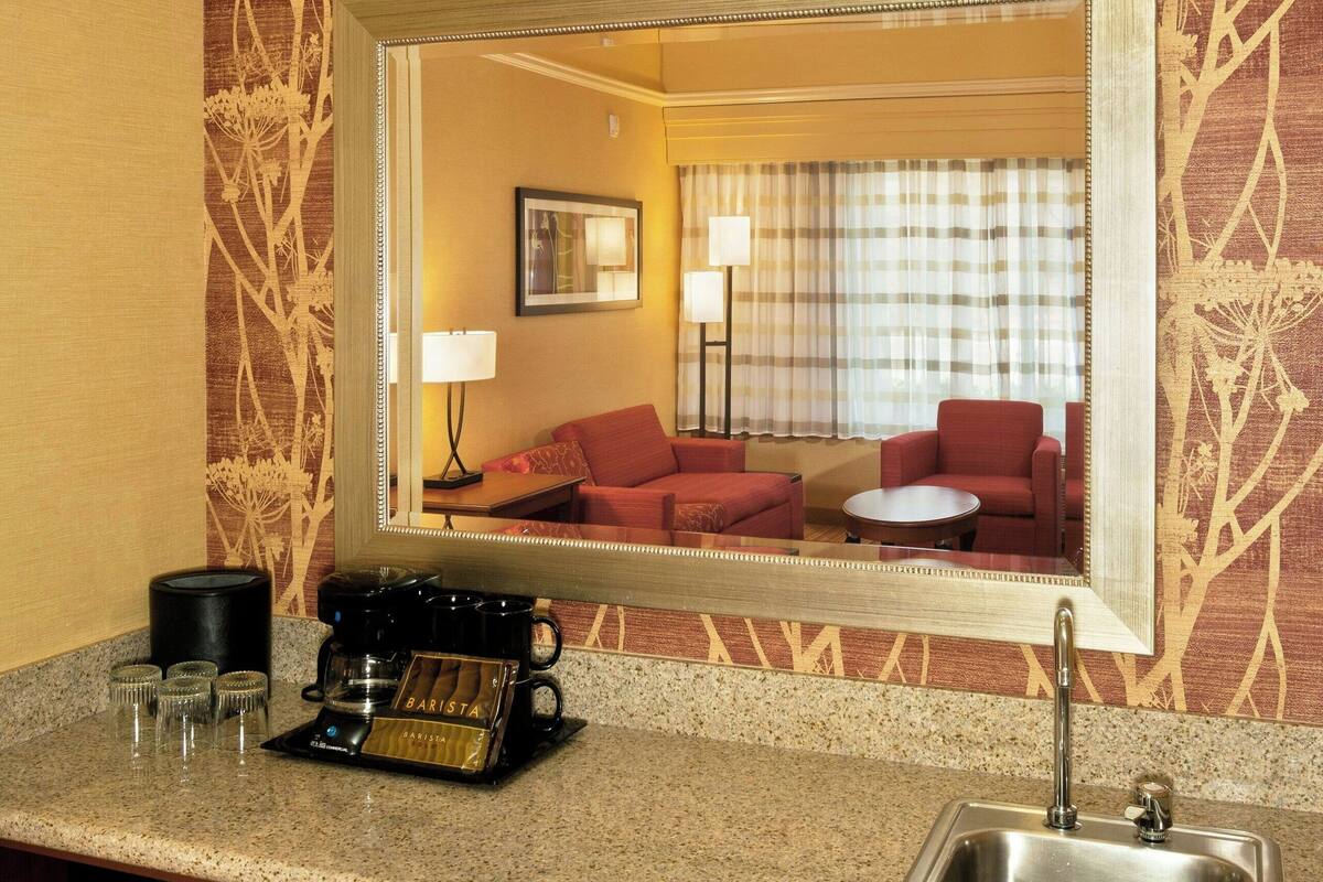 1 bedroom, desk, laptop workspace, blackout curtains