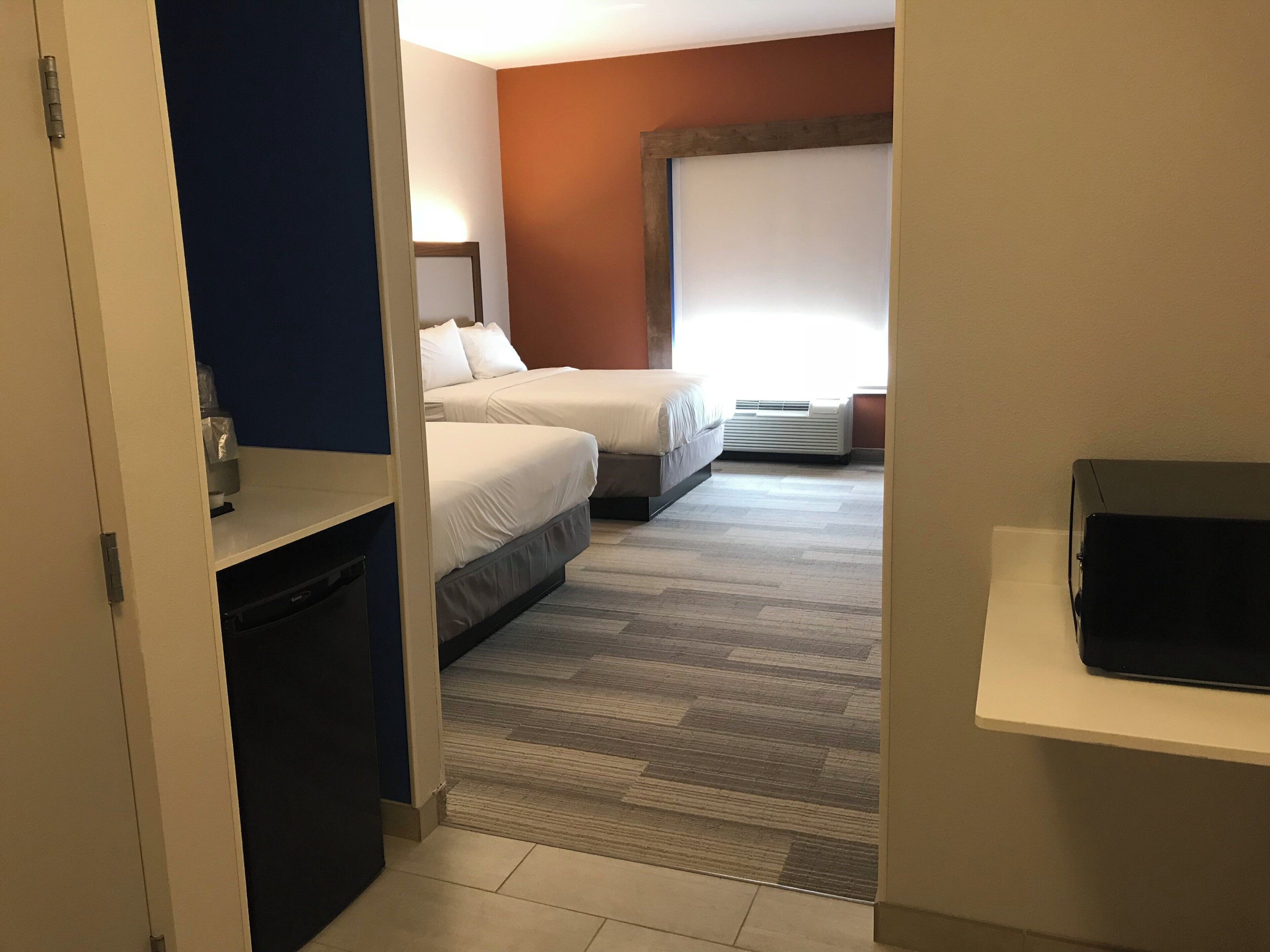 Standard Room, Accessible (Mobility) | In-room safe, desk, blackout drapes, iron/ironing board