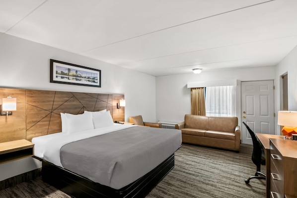 Pillowtop beds, in-room safe, desk, blackout drapes