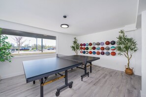 Games room - Varsity South (Centralia)