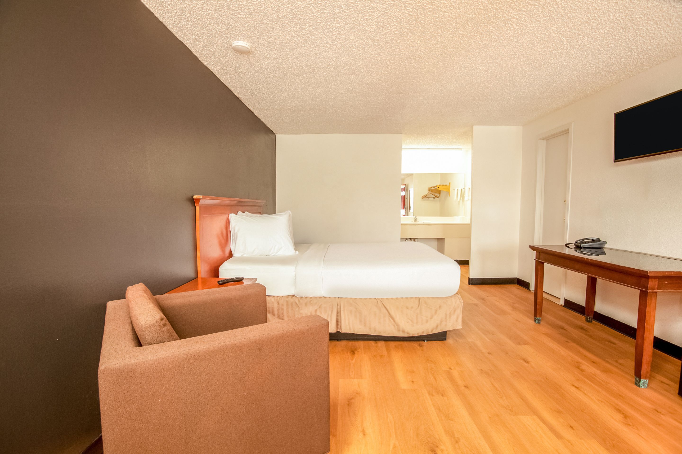 Room, 1 King Bed | 1 bedroom, free WiFi, bed sheets