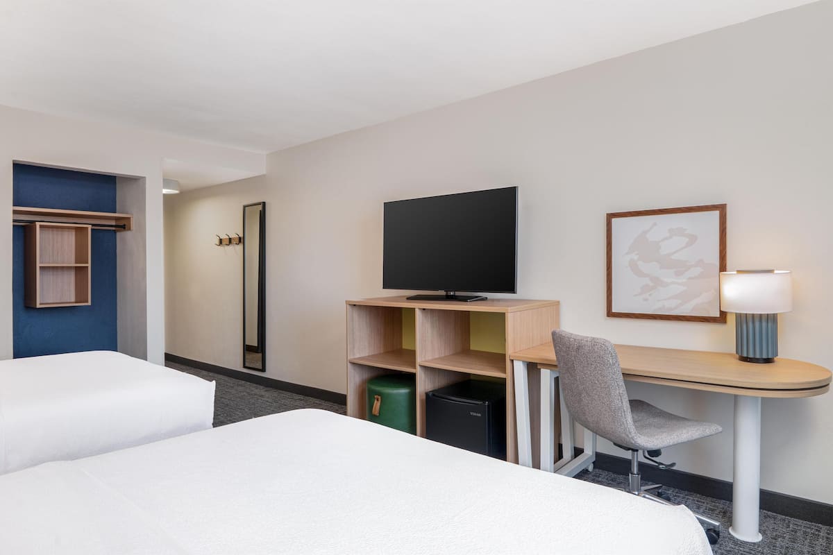 Peti besi dalam bilik, meja, seterika/papan seterika, Wi-fi percuma