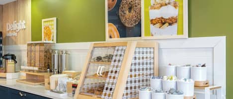 Free daily continental breakfast