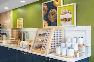 Desayuno continental gratuito y diario