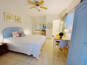 Deluxe Room | In-room safe, laptop workspace, iron/ironing board, free WiFi