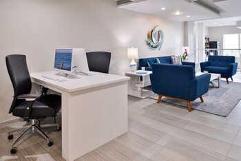 Business center at Cabana Shores Inn