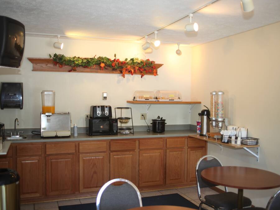 Tägliches inbegriffenes kontinentales Frühstück