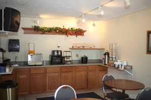 Free daily continental breakfast