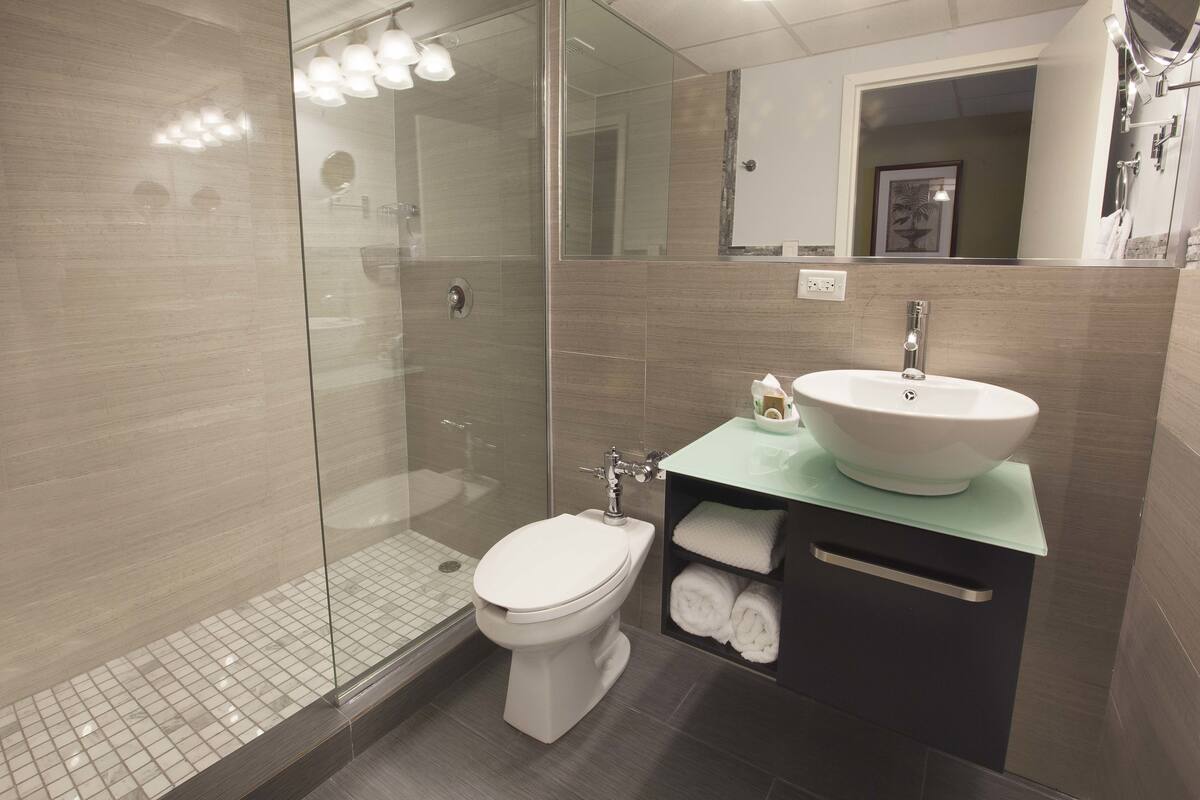 in-room safe, desk, soundproofing, iron/ironing board