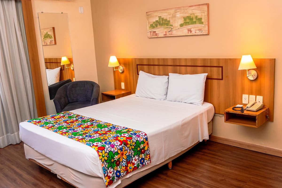 Minibar, coffres-forts dans les chambres, décoration personnalisée