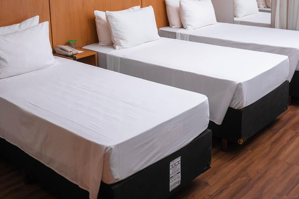 Minibar, coffres-forts dans les chambres, décoration personnalisée