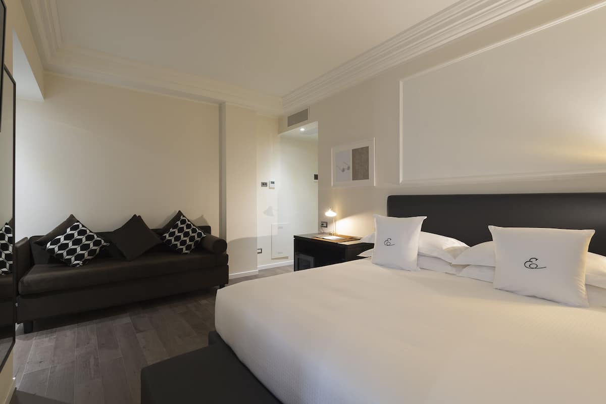Superior Triple Room | 1 bedroom, premium bedding, down duvets, minibar