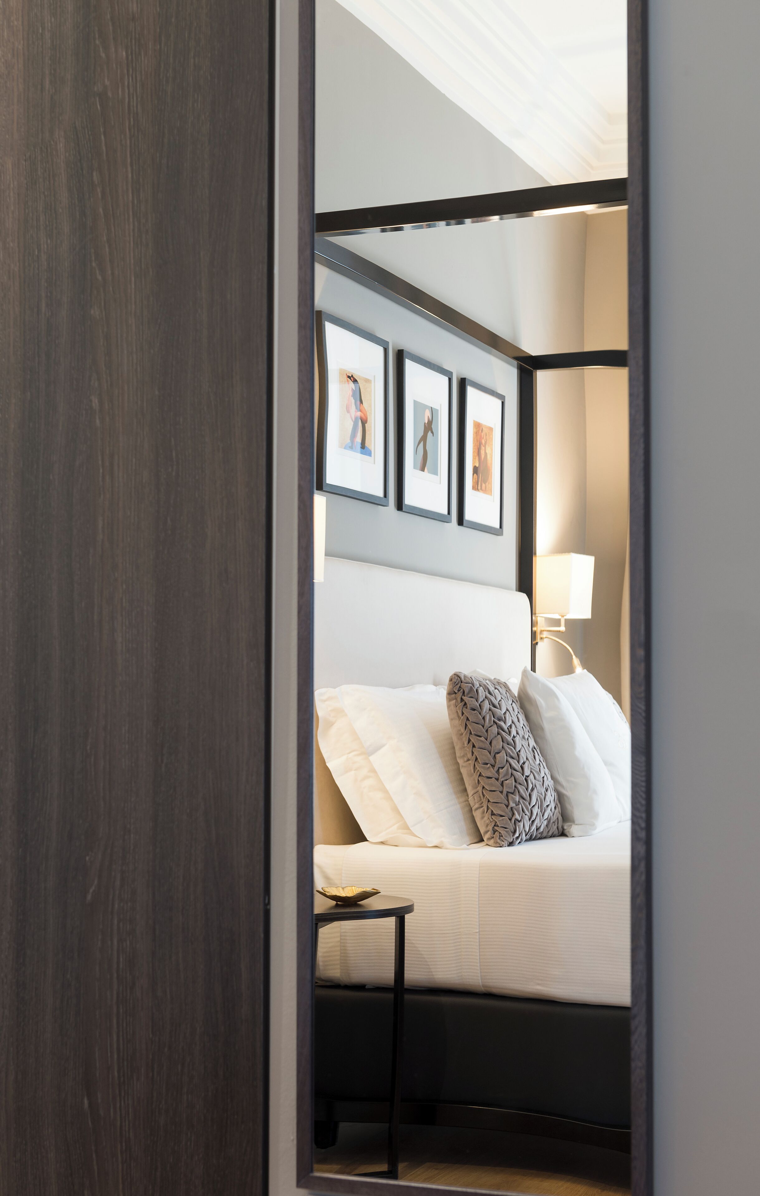 Phòng Deluxe | Bộ đồ giường cao cấp, chăn bông, minibar, két bảo mật tại phòng 