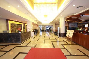Property entrance - Fortune Hotel (Guangzhou)