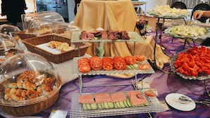 Daily buffet breakfast for a fee - Fortune Hotel (Guangzhou)