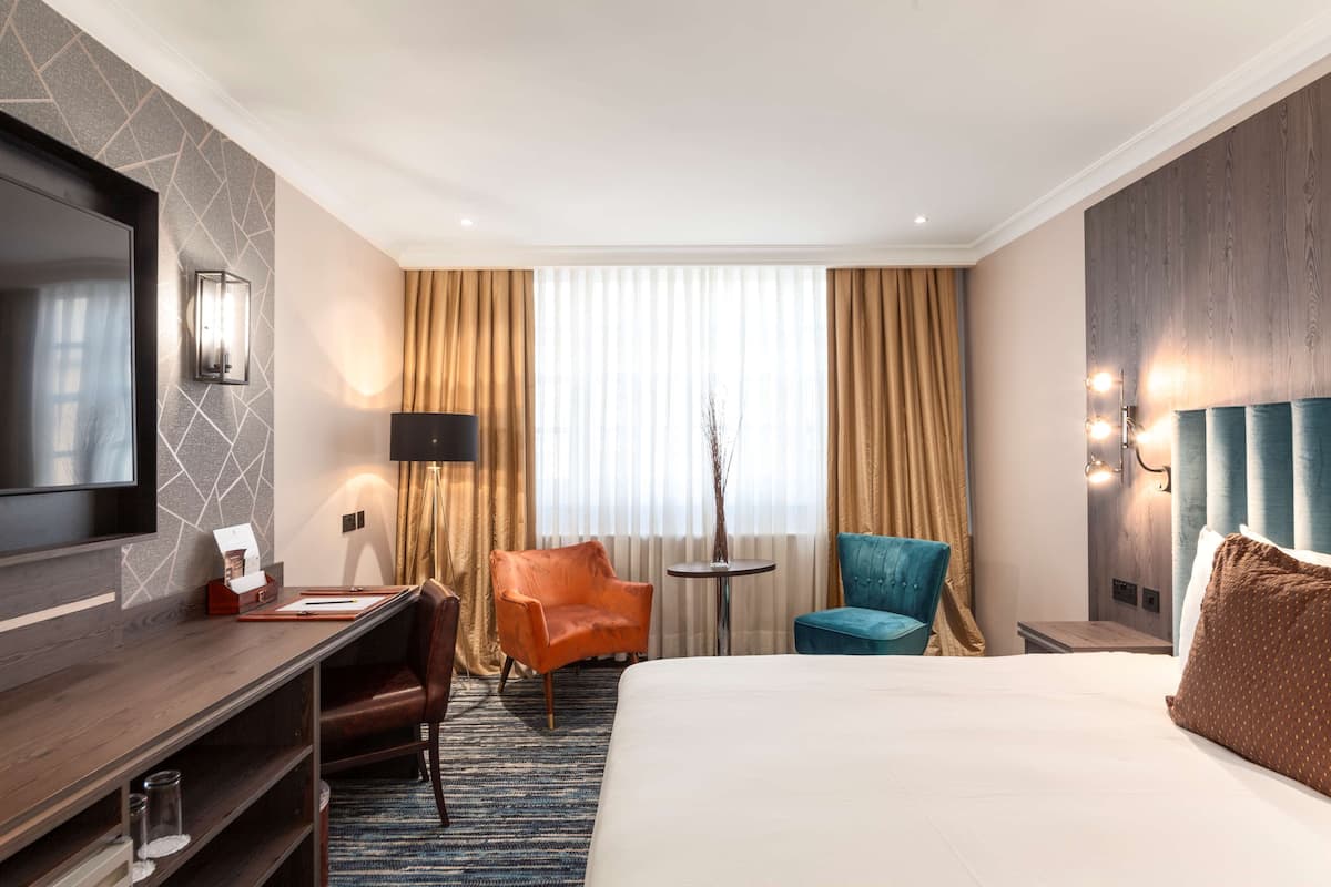 Hypo-allergenic bedding, in-room safe, desk, iron/ironing board