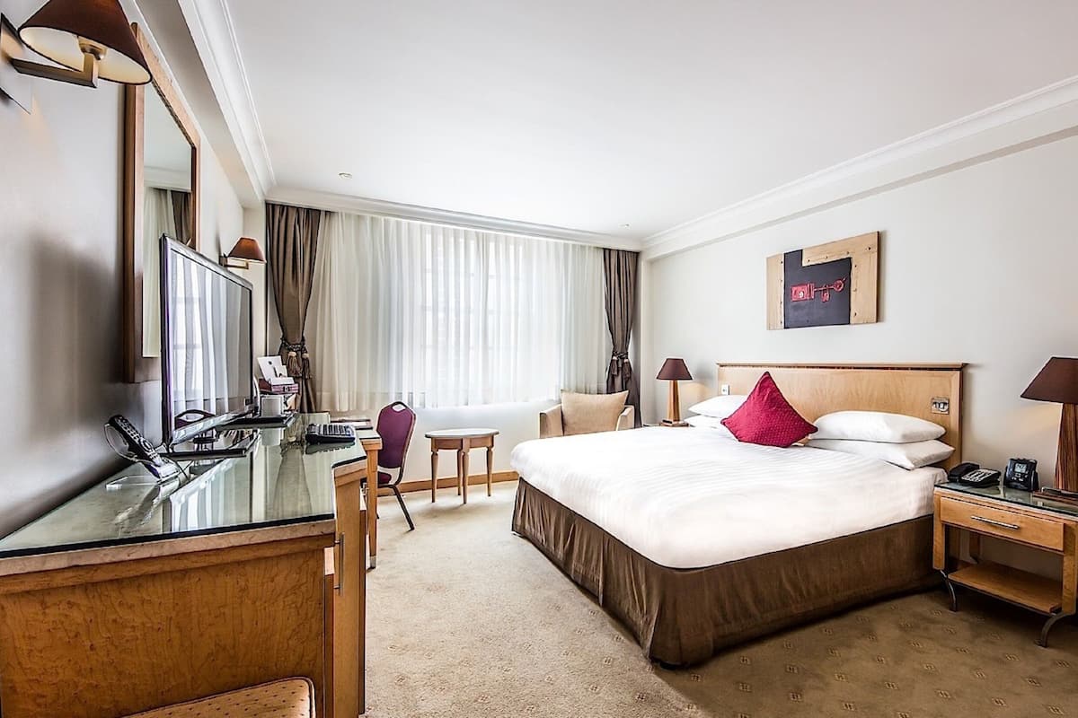 Superior-Zimmer, 1 Queen-Bett | Allergikerbettwaren, Zimmersafe, Schreibtisch, Bügeleisen/Bügelbrett