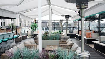 Serveert lunch en diner