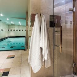 Una piscina techada