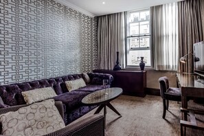 Suite, 1 Bedroom | Hypo-allergenic bedding, in-room safe, desk, iron/ironing board - Courthouse Hotel (London)
