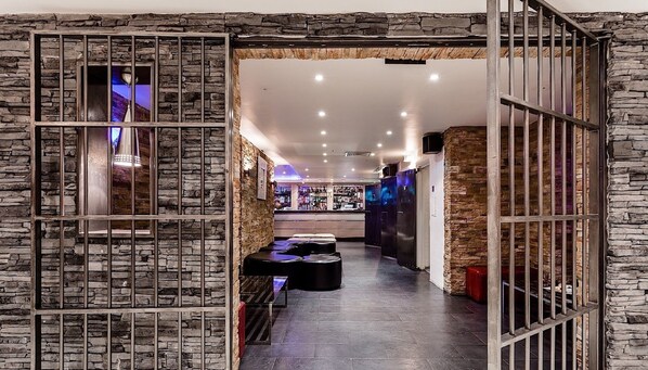 بار (في المنشاة)