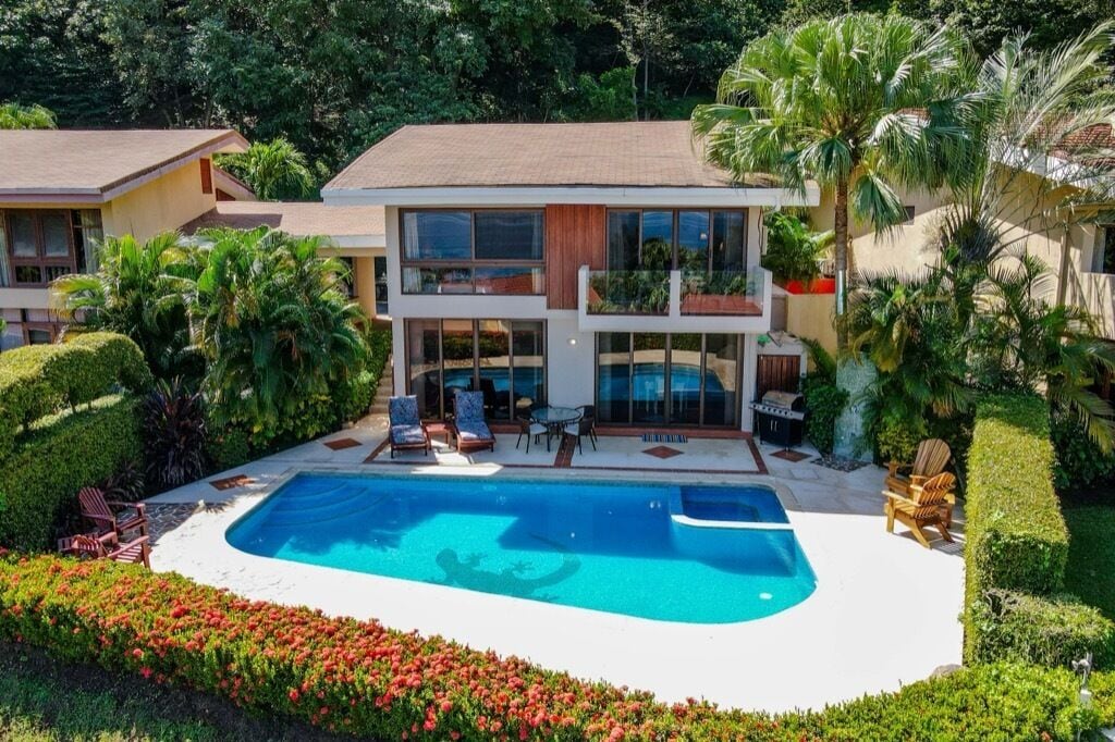 Villa Gecko | In-room safe, iron/ironing board, free WiFi, bed sheets