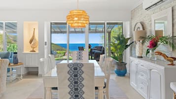 Villa El Sueño | Área de estar | TV LCD 32 polegadas com canais digitais, TV