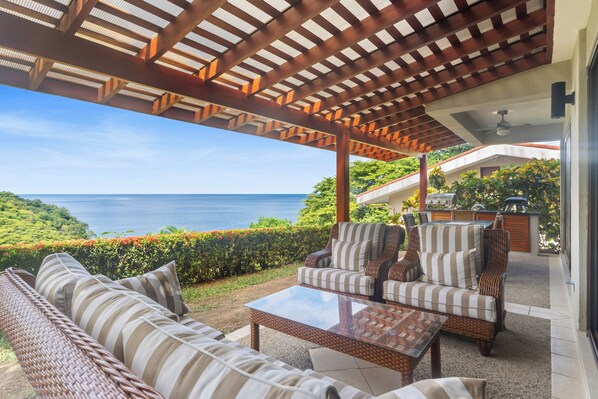 View from property - Bahia Pez Vela Resort (Sardinal)