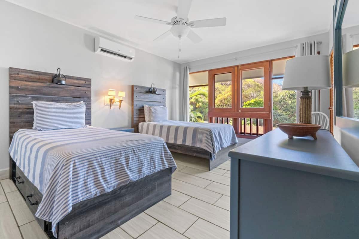 Villas Las Brisas | In-room safe, iron/ironing board, free WiFi, bed sheets