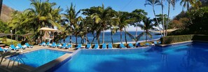 2 outdoor pools, open 5:00 AM to 10:00 PM, pool umbrellas, pool loungers - Bahia Pez Vela Resort (Sardinal)