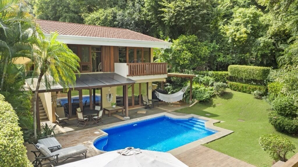 Villa Garza | In-room safe, iron/ironing board, free WiFi, bed sheets