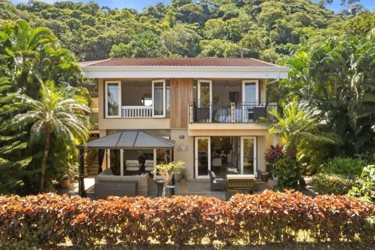 Villa Maria | In-room safe, iron/ironing board, free WiFi, bed sheets