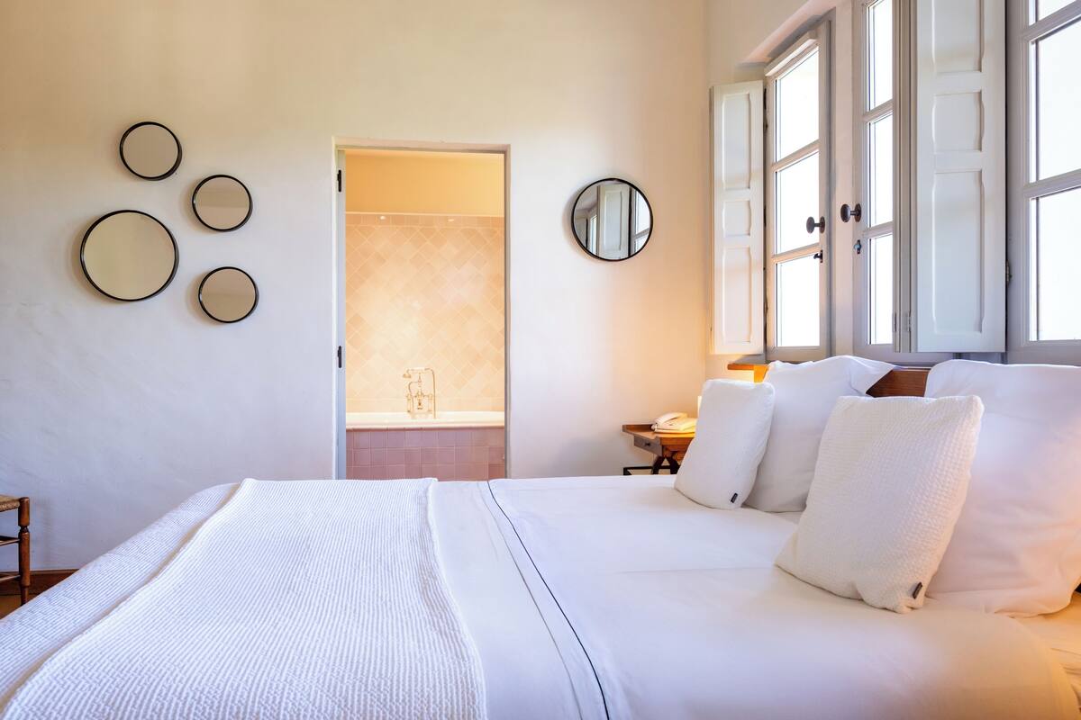 Duplex Panoramic view | Premium bedding, minibar, in-room safe, desk