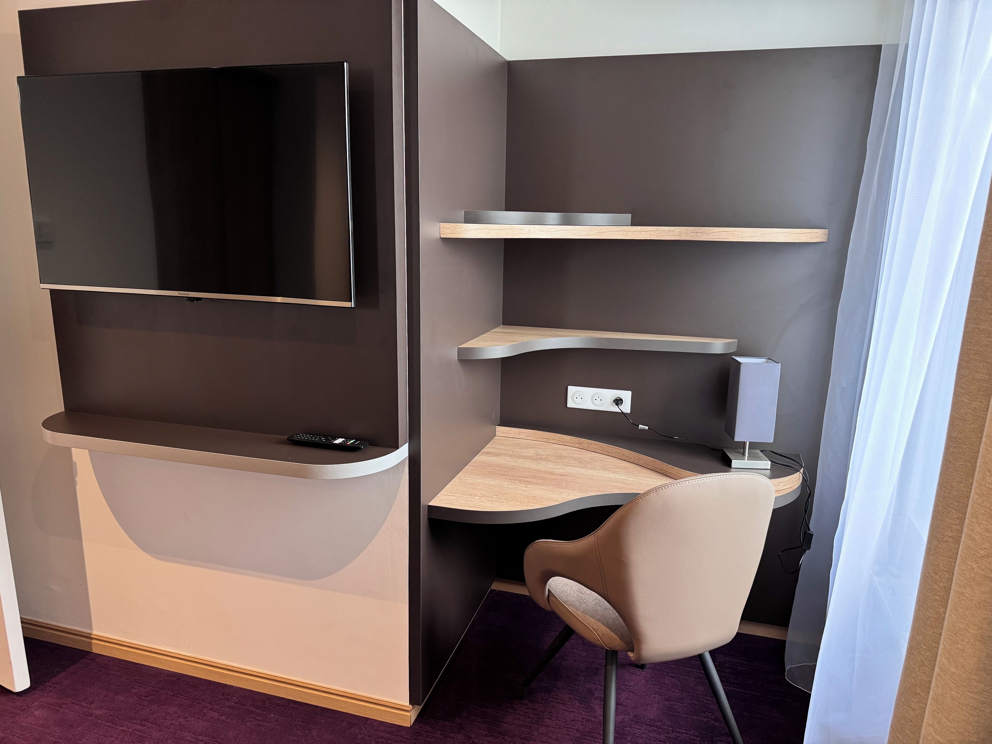 deluxe apartment, 3 bedrooms | minibar, in-room safe, individually decorated, desk