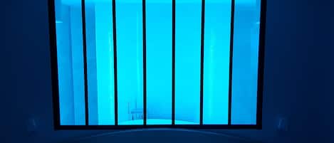 Suite – deluxe | Minibar, safe på rommet, individuelt dekorert og skrivebord