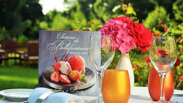 Der serveres aftensmad
