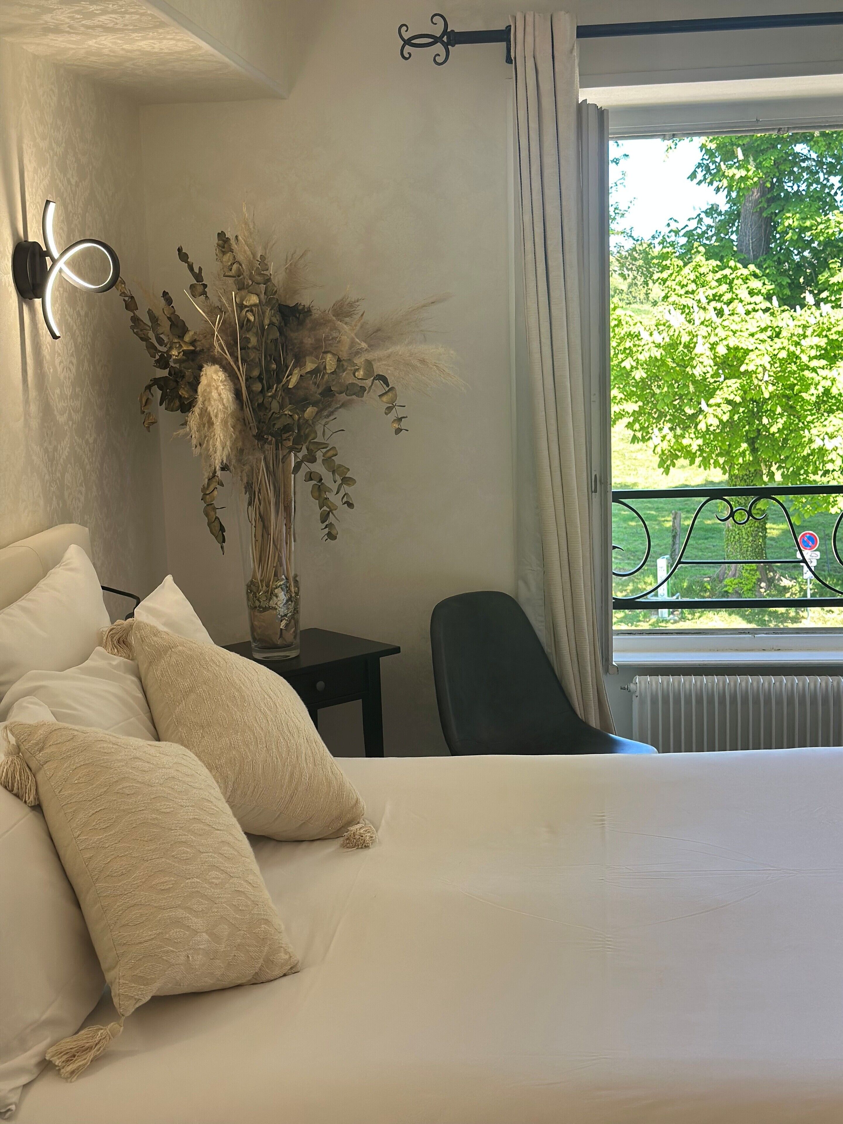 Standardzimmer | Hochwertige Bettwaren, Minibar, Zimmersafe, individuell dekoriert