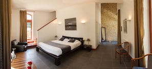 Suite Familiale (Duplex) | Literie de qualité supérieure, minibar, coffres-forts dans les chambres