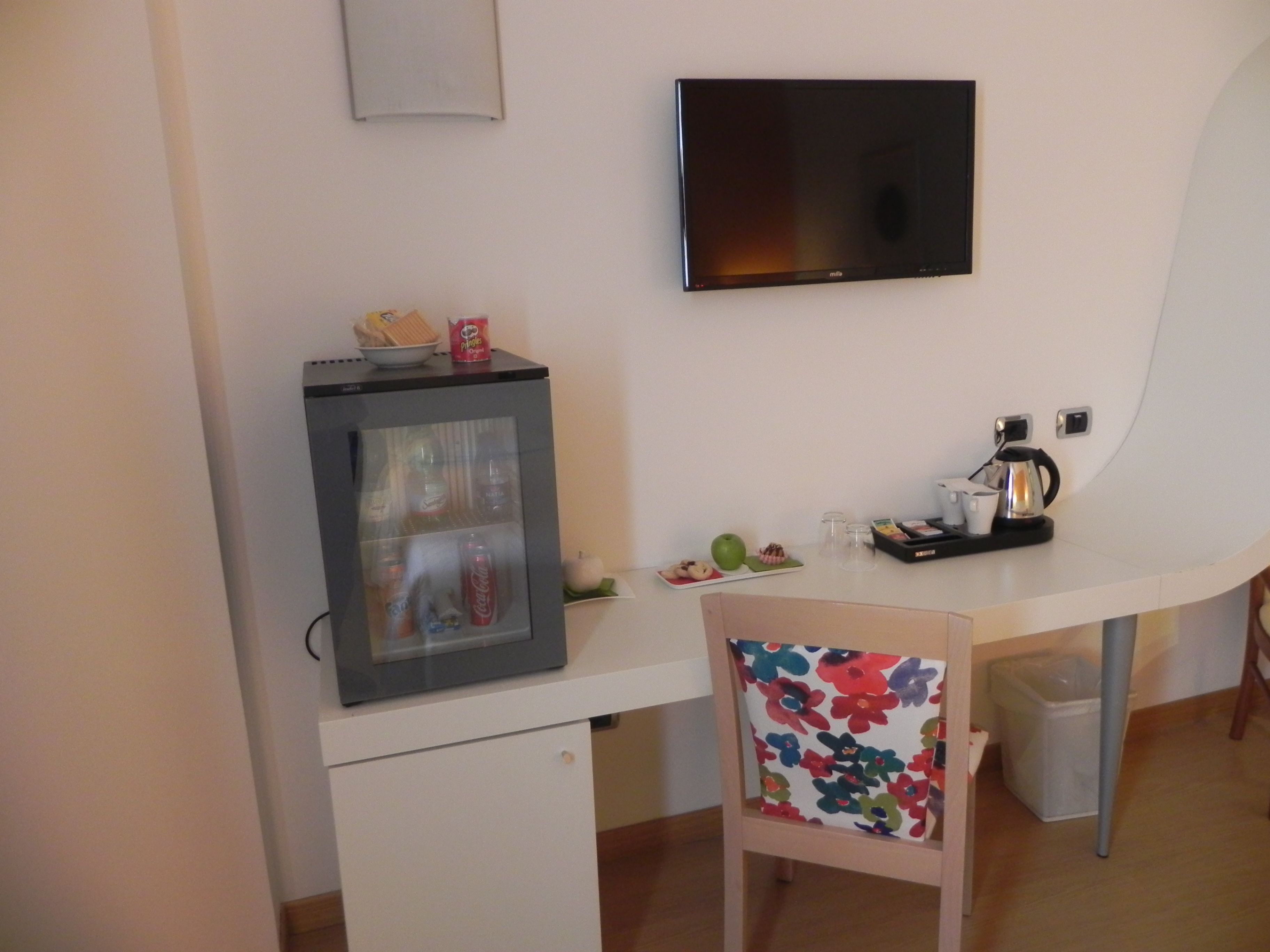 standard double room | in-room business centre