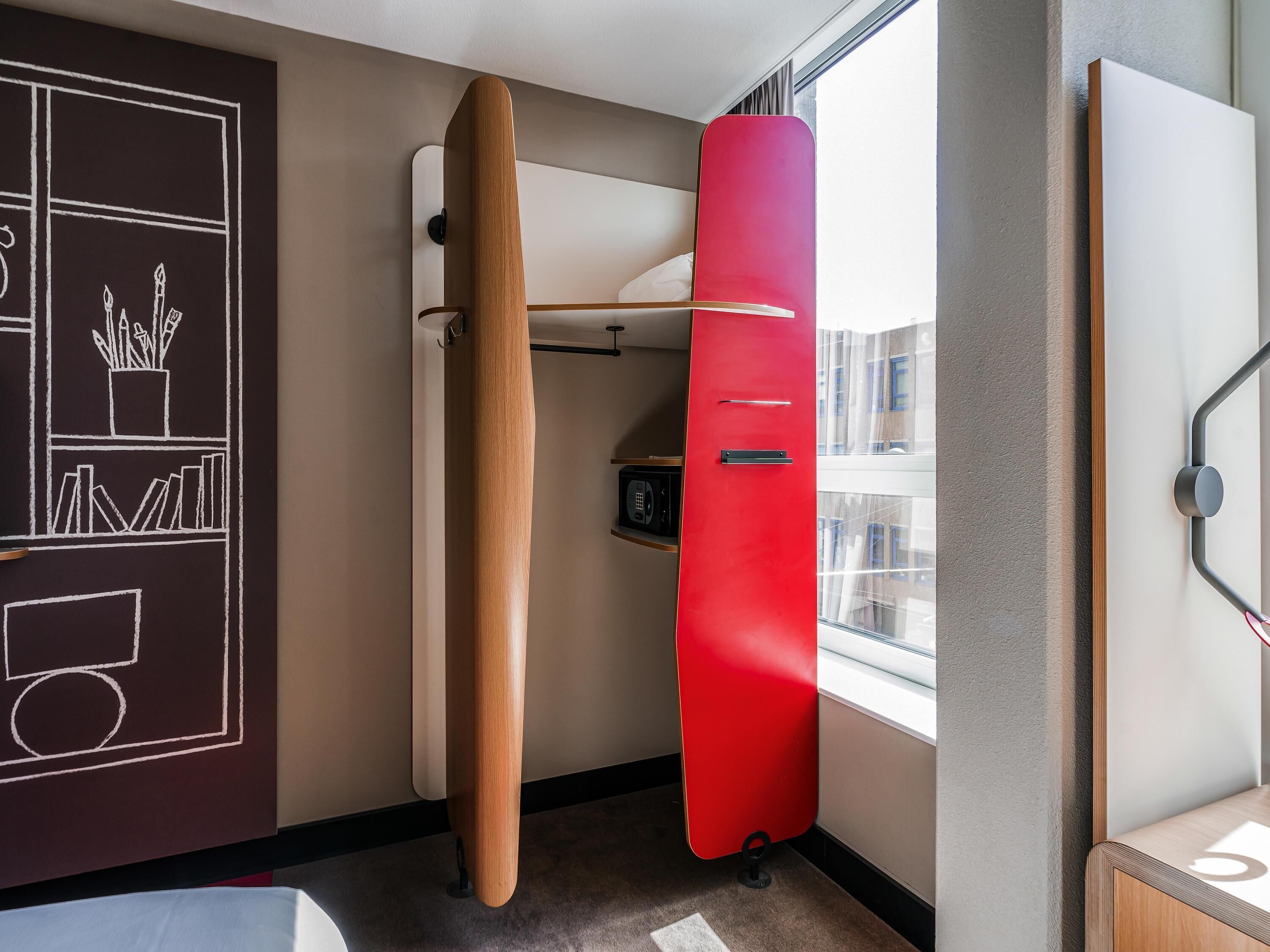 room, 2 single beds | hypo-allergenic bedding, in-room safe, desk, blackout curtains