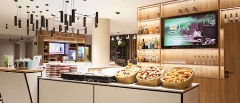 Buffet déjeuner servi tous les jours en supplément