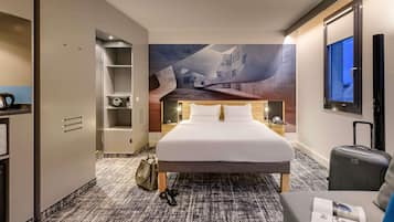 Standard-Suite, 1 Doppelbett und Schlafsofa, Kochnische | Allergikerbettwaren, Zimmersafe, Schreibtisch, Verdunkelungsvorhänge