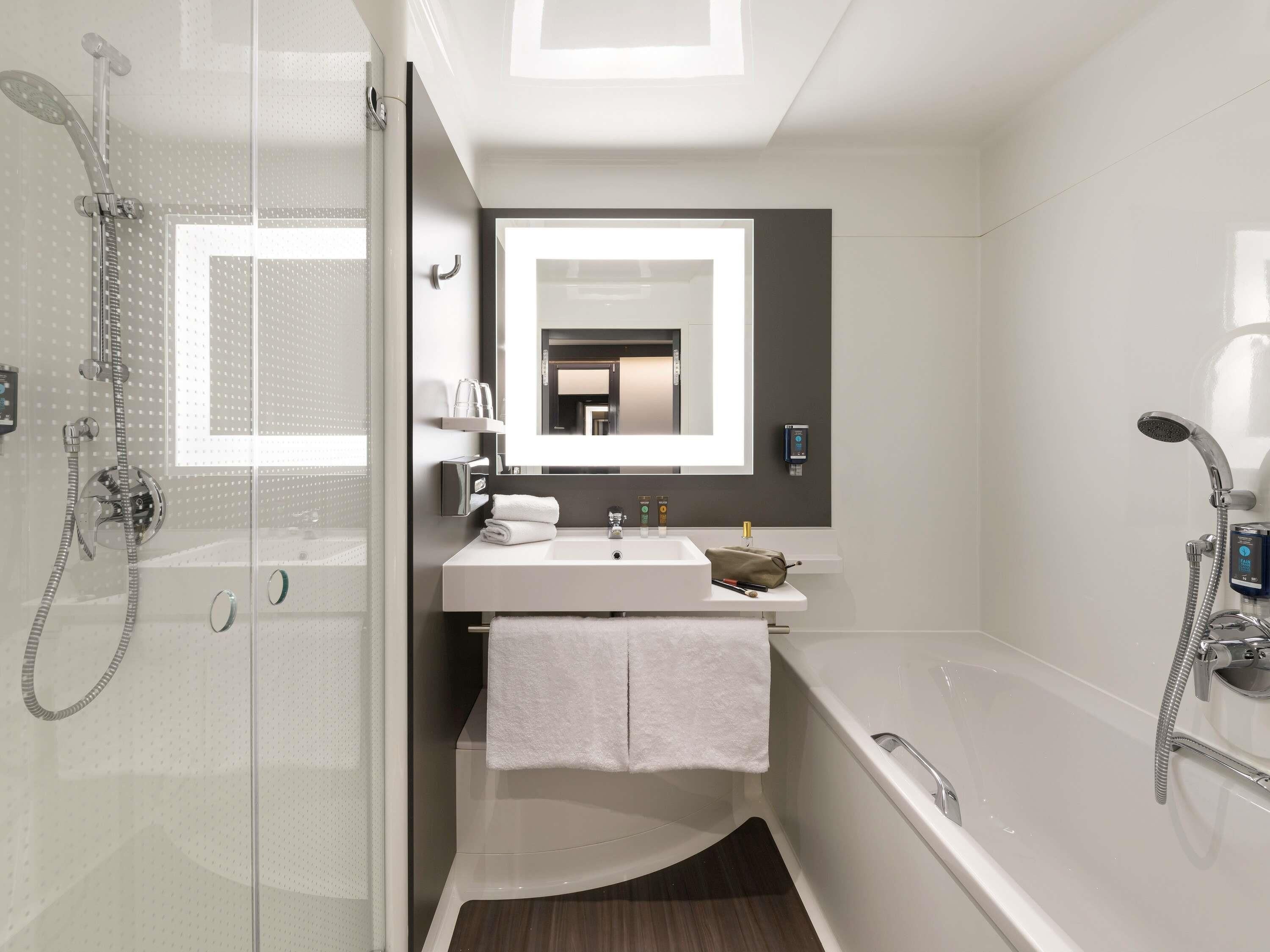 standard suite, multiple beds, kitchenette | 1 bedroom, hypo-allergenic bedding, in-room safe, desk