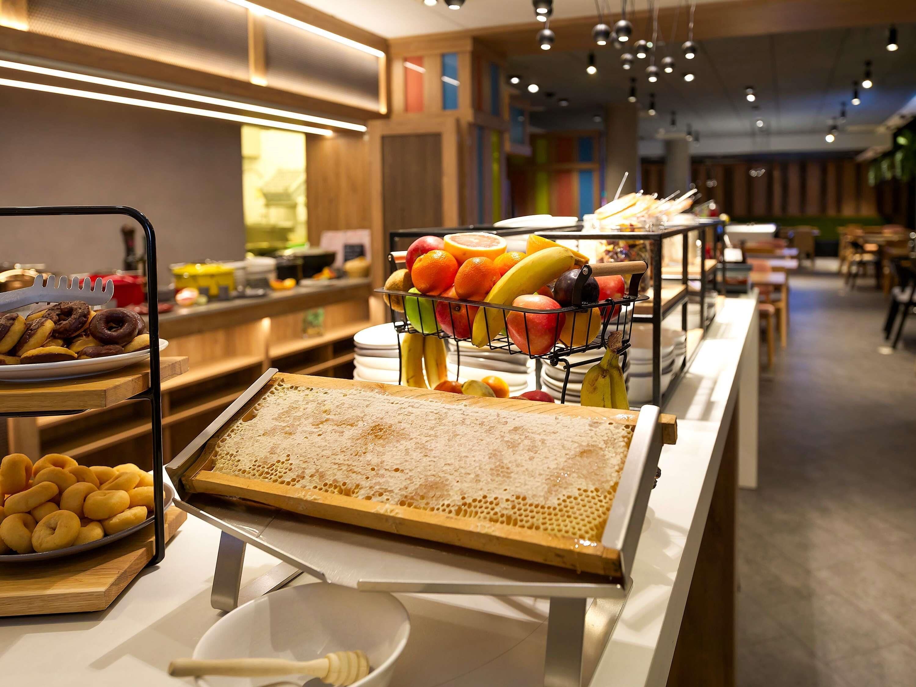Desayuno buffet todos los días (con cargo)