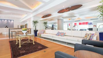 Sala de estar en el lobby
