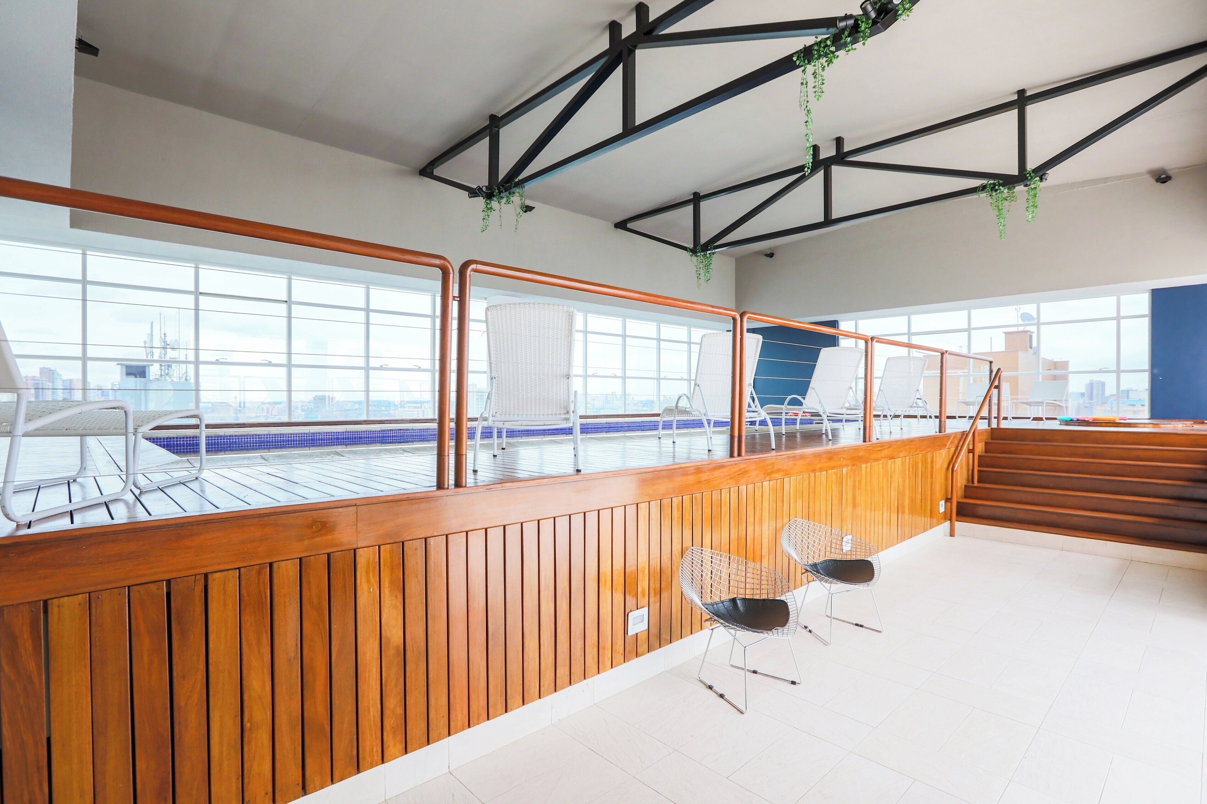 Indoor pool, pool loungers