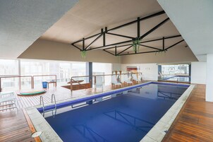 Indoor pool, sun loungers