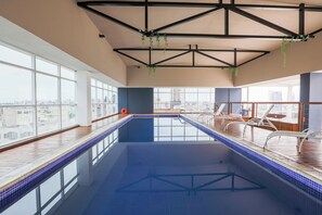Indoor pool, pool loungers