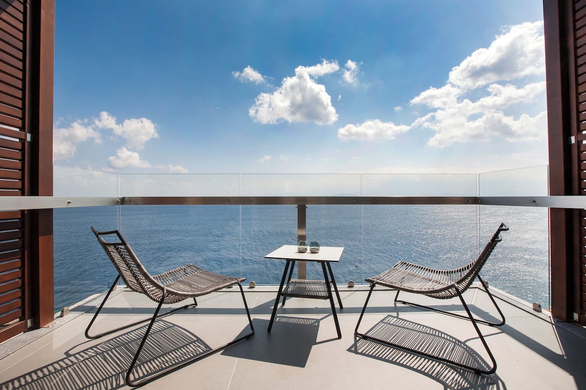 Deep Blue Bungalow Suite, Waterfront | Beach/ocean view