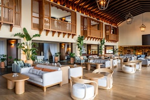 2 bares, bar en la playa